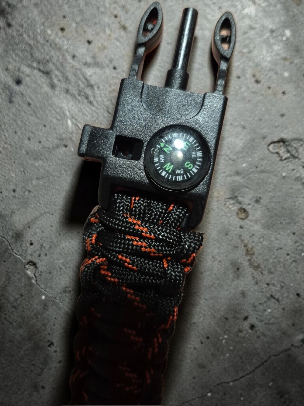 5 In 1 Tactical Paracord Survival Keychain - Black with Red Crimson Camo-BNWT - Picture 3 of 5